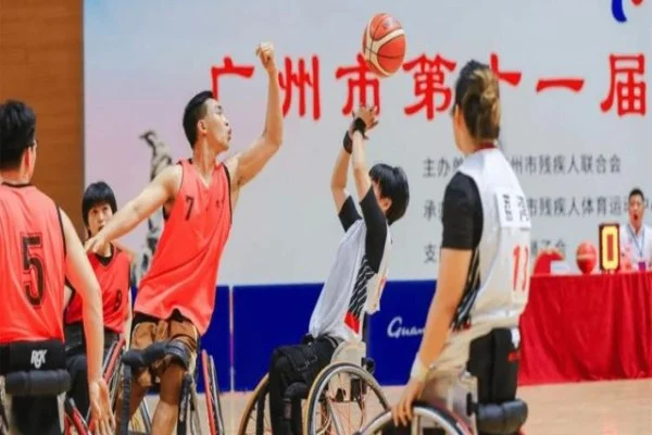 芝加哥熊伦敦赛迎战杰克逊维尔美洲虎 凯莱布威廉姆斯与劳伦斯强强对话